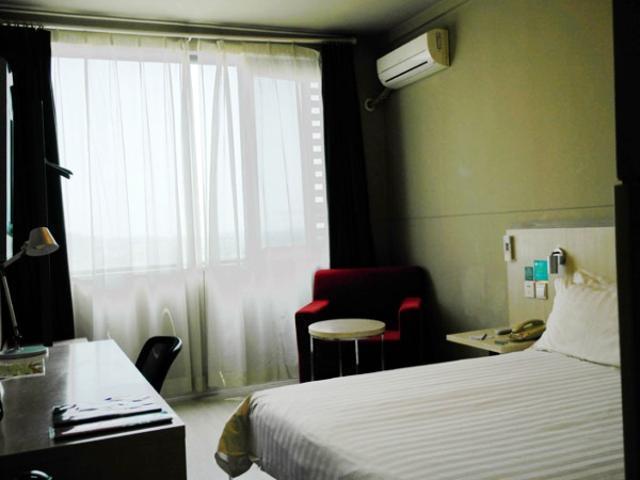 Jingjiang Inn Jurong Renmin Road Zhenjiang  Zewnętrze zdjęcie